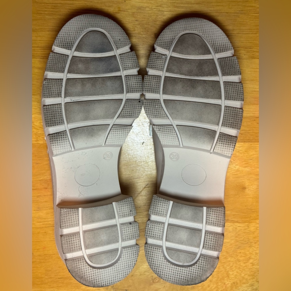 Steve Madden Cream Chunky Chain Loafers Lug Sole - US 9 - Picture 4 of 9